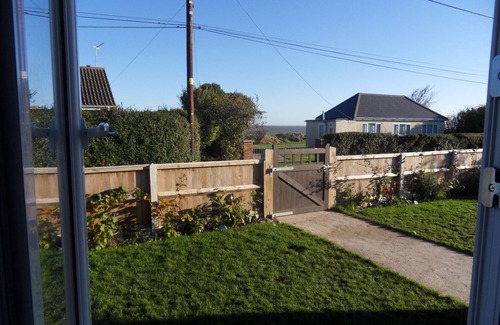 Great Yarmouth House | Sea view Beach Bungalow, super dog-friendly