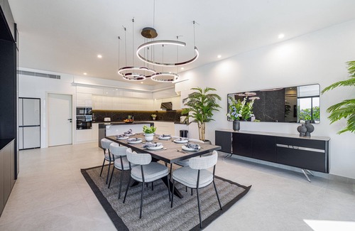 Palm Jumeirah Villa | Sea view Beach front 6 bedroom villa by Luxury stays vacation homes rental