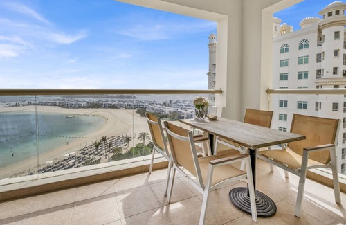 Palm Jumeirah Apartment | Sea View | Beach Resort Access