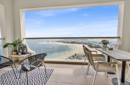 Palm Jumeirah Apartment | Sea View | Beach Resort Access