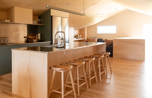 L'Ile-du-Havre-Aubert House | Sea view boutique hotel room