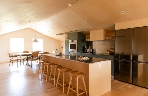 L'Ile-du-Havre-Aubert House | Sea view boutique hotel room