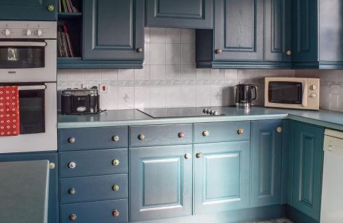 Rhos on Sea House | Sea View Cottage