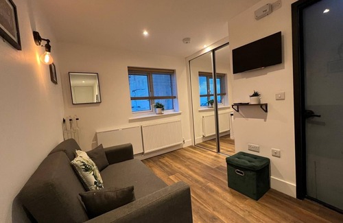 Brighton City Centre Apartment | Sea view, pet friendly central Laines location, 1 minute from station