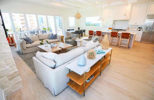 Horton Shores House | Sea View Play