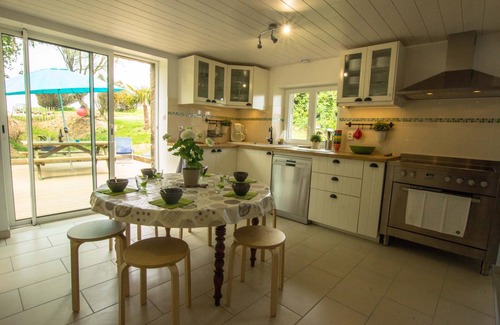 Crozon House | Sea view, stone house between Crozon Camaret, Wifi, closed, bright garden