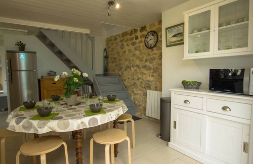 Crozon House | Sea view, stone house between Crozon Camaret, Wifi, closed, bright garden