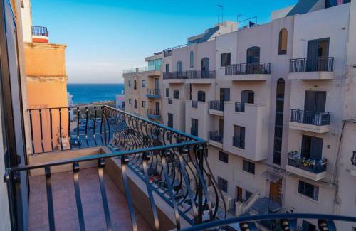 San Tumas Apartment | Sea-View Studio Apartment - Sleeps 2