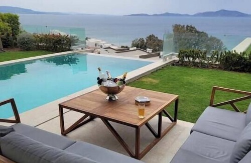 Bodrum City Center Villa | Sea View Villa in Akyarlar w/Infinity Pool