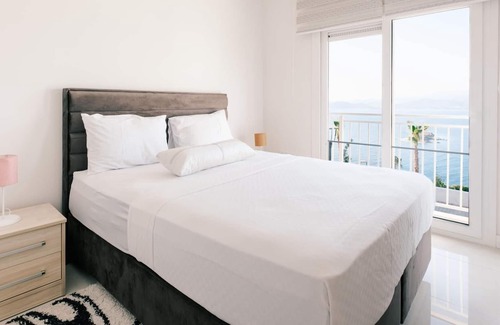 Bogazici Apartment | Sea View Villa w Garden, Balcony By Beach in Milas