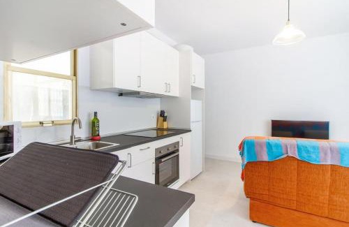 Santa Pola Apartment | SEA VIEW, walking distance! Refurbished 2 bed, modern. 20 min. from Alicante Airport