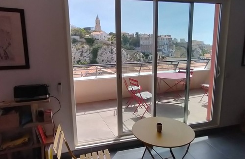 Endoume Apartment | Sea view with large terrace in Vallon des Auffes