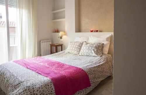 Cruz de Humilladero Apartment | Sea & Wave Palencia Superior Pool Apartment