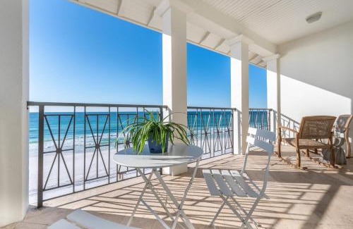 Frangista Beach House | Seabird by AvantStay Beachfront Home w Plunge Pool Amazing Views