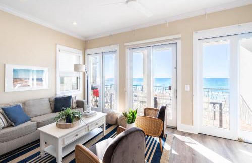 Frangista Beach House | Seabird by AvantStay Beachfront Home w Plunge Pool Amazing Views