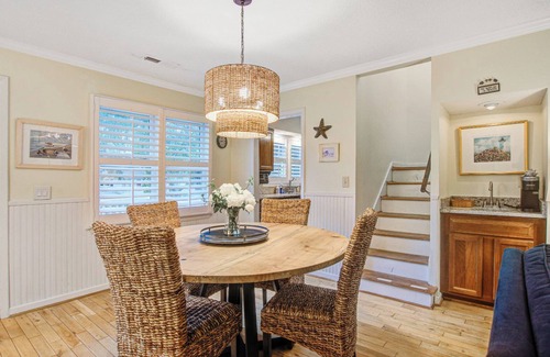 Seabrook Island Cottage | Seabrook Exclusives | 527 Tarpon Pond