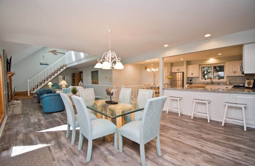 Pine Knoll Shores House | Seacluded Tree House, Oceanfront House in Pine Knoll Shores, NC!