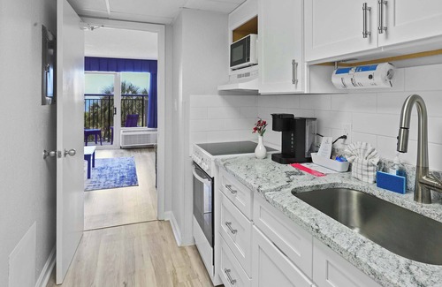 Myrtle Beach Condo | Seaclusion by StayMareni - Oceanfront King Suite