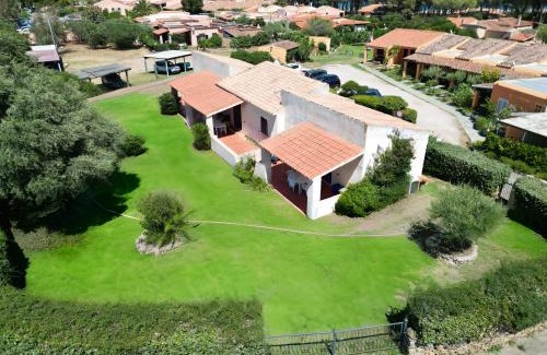 Matta 'e Peru Apartment | Seadas - Mare 2 min-Giardino-Wi-Fi-AC-Parcheggio-BBQ -Pet Friendly