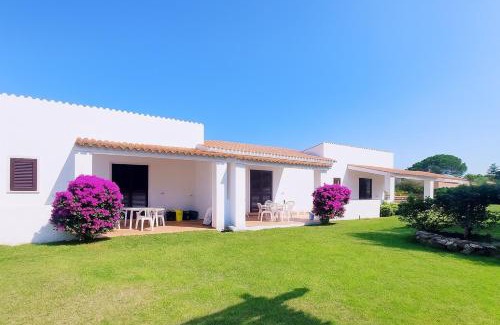 Matta 'e Peru Apartment | Seadas - Mare 2 min-Giardino-Wi-Fi-AC-Parcheggio-BBQ -Pet Friendly