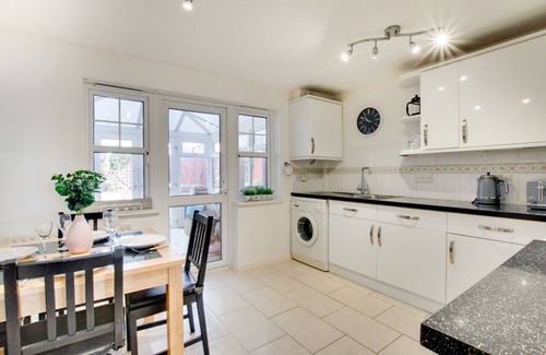 Wyke Regis House | Seafarer - Three Bedroom House, Sleeps 6