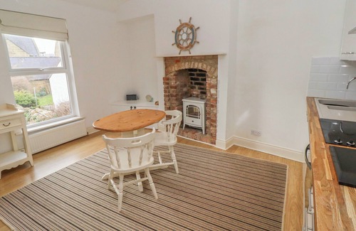 Alnmouth Cottage | SEAFIELD COACH HOUSE, romantic, character holiday cottage in Alnmouth