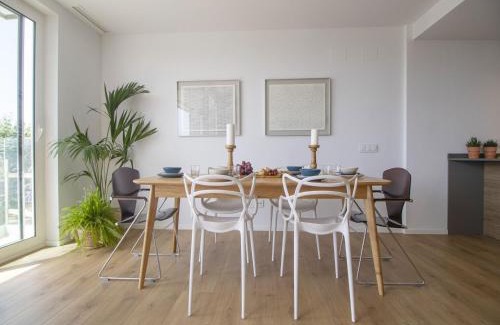 Calella Apartment | Seafront Apartment in Calella with Beach Access