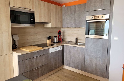Merlimont-Plage Apartment | Seafront Apartment with Balcony - 6 People, Parking, Wi-Fi, Elevator