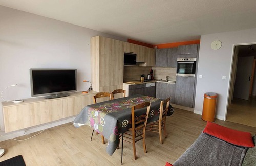 Merlimont-Plage Apartment | Seafront Apartment with Balcony - 6 People, Parking, Wi-Fi, Elevator