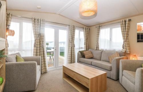 Rhyd-y-clafdy House | Seafront Holiday Home 2