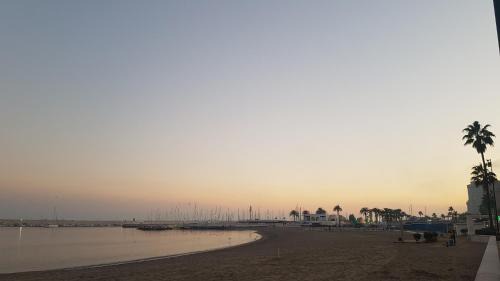 Fuengirola City Centre Apartment | Seafront luxury studio in Las Palmeras hotel