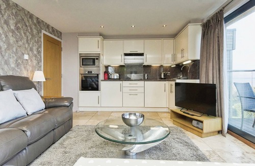 Cowes Cottage | Seafront Quay West Apartments - an apartment that sleeps 2 guests in 1 bedroom