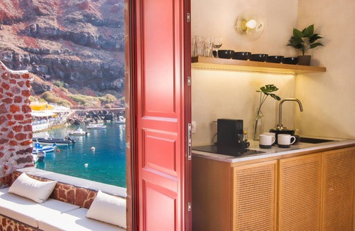 Amoudi Bay House | Seafront Suite With Private Plunge Pool