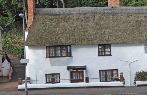 Minehead Cottage | Seagate Cottage, 17C Fisherman's Cottage, opposite beach with beautiful views