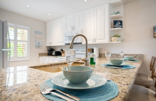 South Sarasota House | SeaGlass: New Renovation Sleep 12 Hot tub, Pool