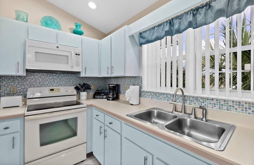 Flagler Beach House | Seaglass Villa II 2bd 2ba Coastal Charm with Ocean Views