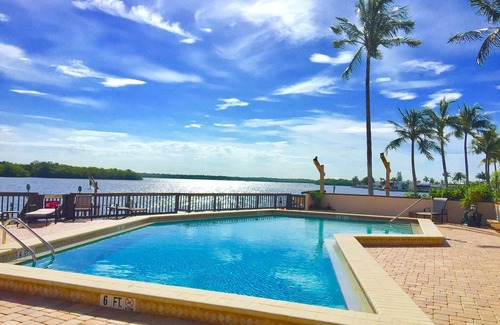 Fort Myers Beach Condo | Seagull Serenade Sportsman's Cove at Fort Myers Beach