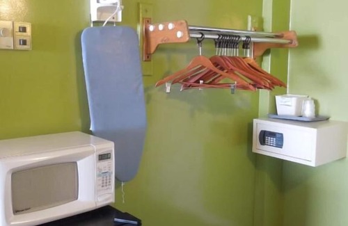 Northeast Virginia Beach Hotel | Seahawk Motel