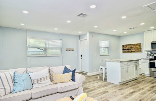 Sanibel Apartment | Seahorse Suites #3. Island Living at it's Best!