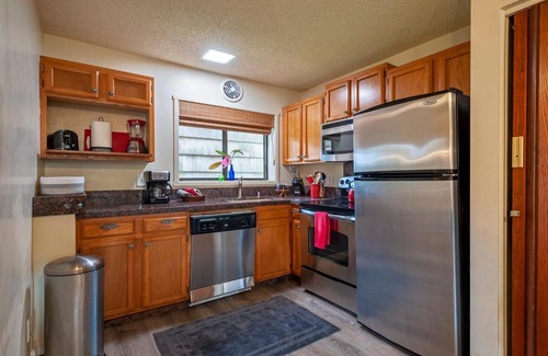 Princeville Apartment | Sealodge B4 - affordable condo, hike to beach, ocean view lanai