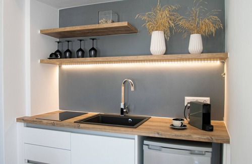 Maragas Apartment | Seanfinity Beachfront Suites