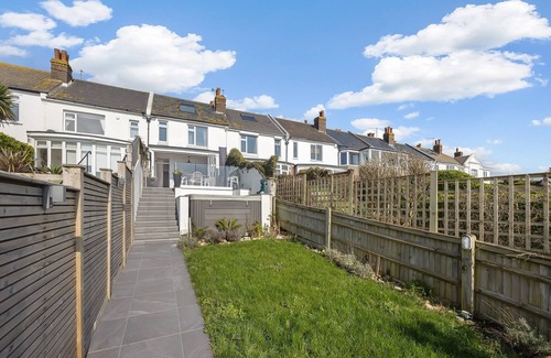 Brighton House | Seapoint House with 12ft swim spa/hot tubTranquil 3-bedroom house Brighton