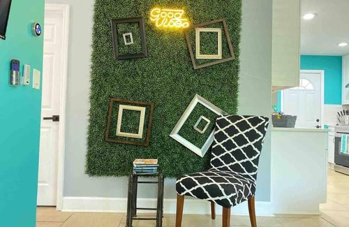 Midtown House | SEAPORT ECLECTIC VIBE W/KING BED MINS TO DOWNTOWN
