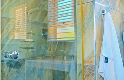 Bluff Villa | Seas of Ships Guest House