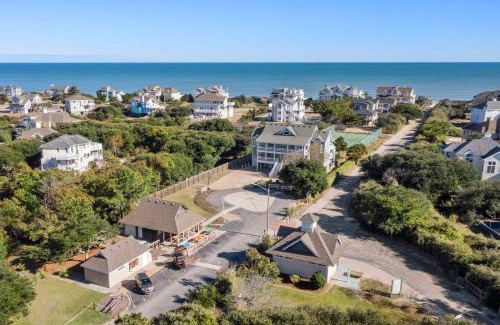 Corolla House | Seas The Day