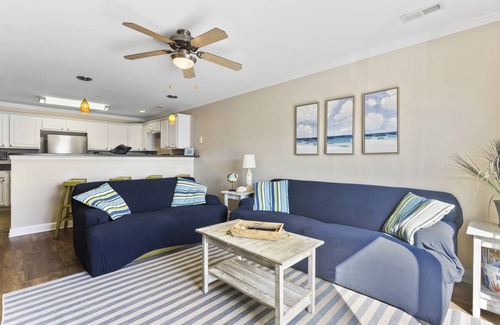 Long Beach Condo | Seas You Later - 2 Bedroom Condo Just 2 Blocks from the Beach with Large Pool, Elevator