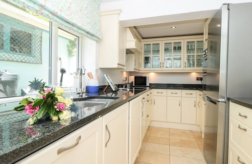 Dartmouth Cottage | SEASCAPE (DARTMOUTH), pet friendly in Dartmouth