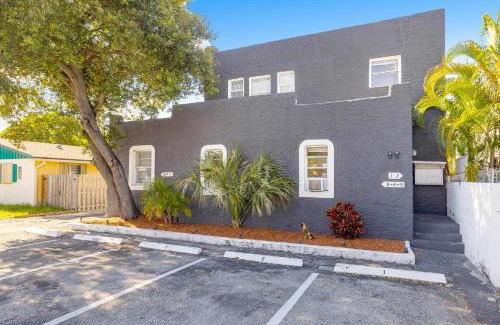 Poinciana Park Apartment | Seascape - Mins to Las Olas & Beach