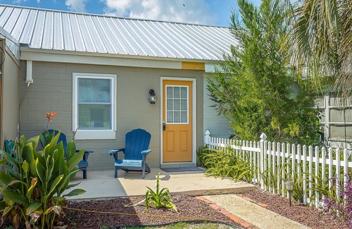 Lanark Village Apartment | Seashell 2 1BR/1BA duplex