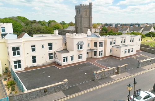 Burnham-on-Sea Apartment | Seashells - Ground Floor Seafront Apartment - Burnham on Sea - Free Parking
